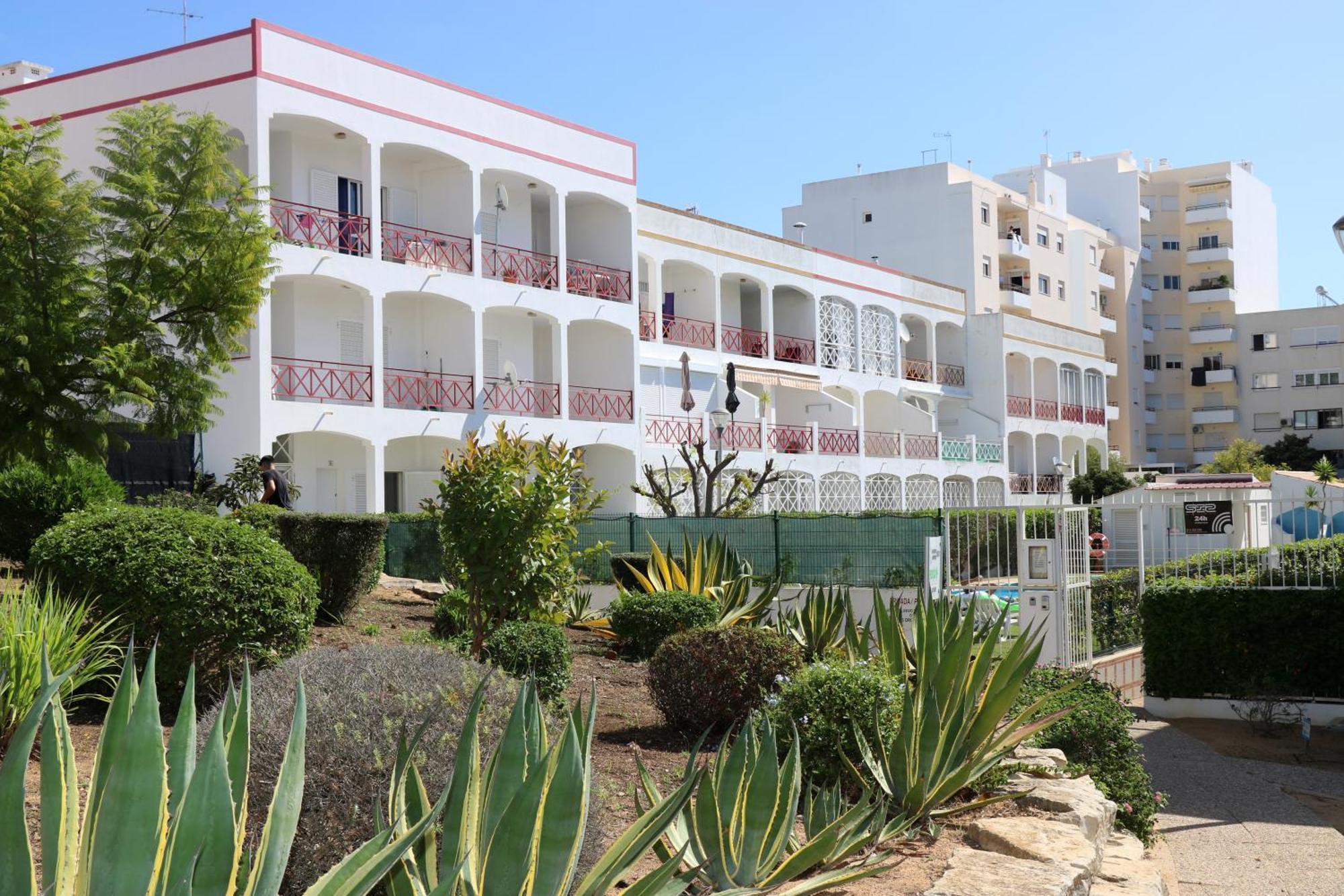 Apartamentos King'S Quarteira Luaran gambar