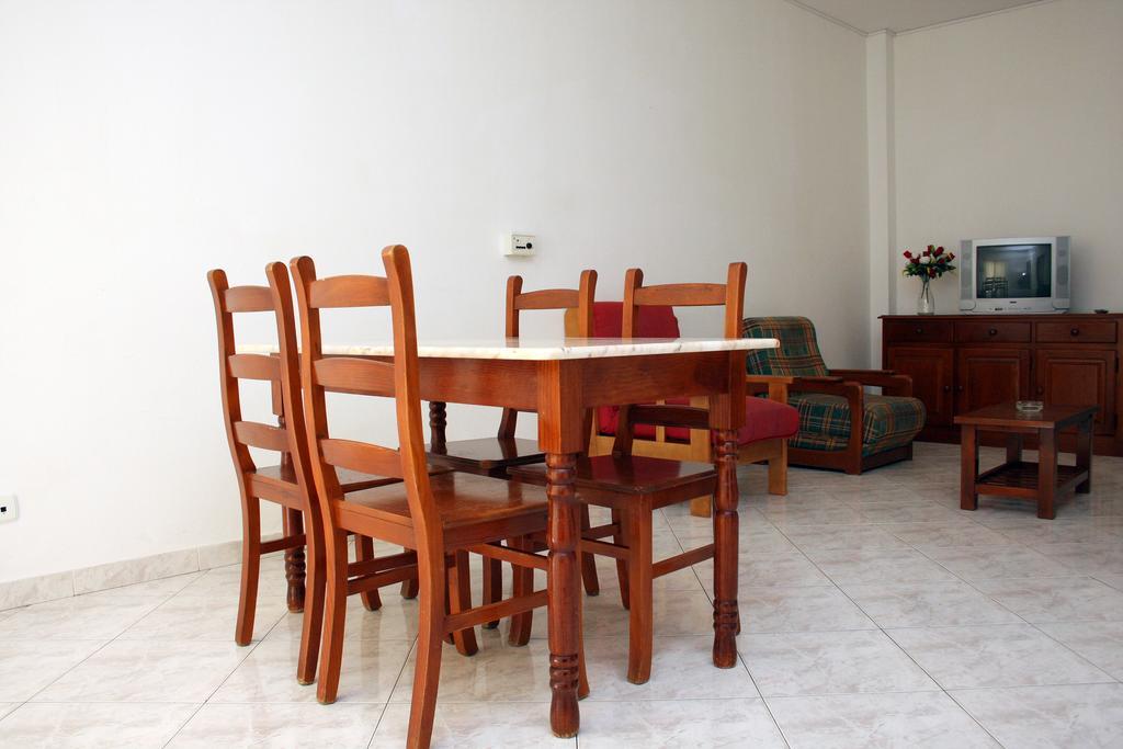 Apartamentos King'S Quarteira Bilik gambar